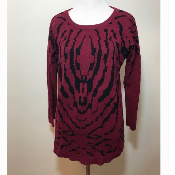 Spence burgundy pattern top